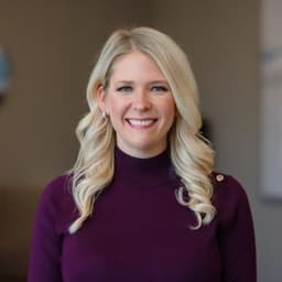 Lyndsey Bucholz